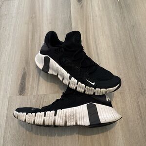 Nike Black and White Running Shoes